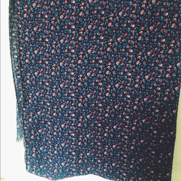 Great scarf - Picture 1 of 4
